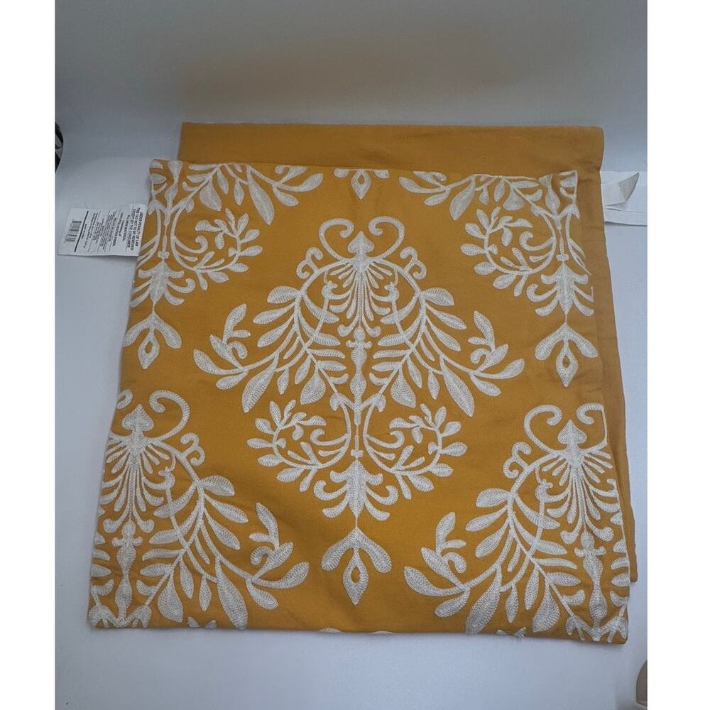 Set of 2 Yellow White Damask Pillow Covers 20x20 Decorative Accent - Picture 6 of 9